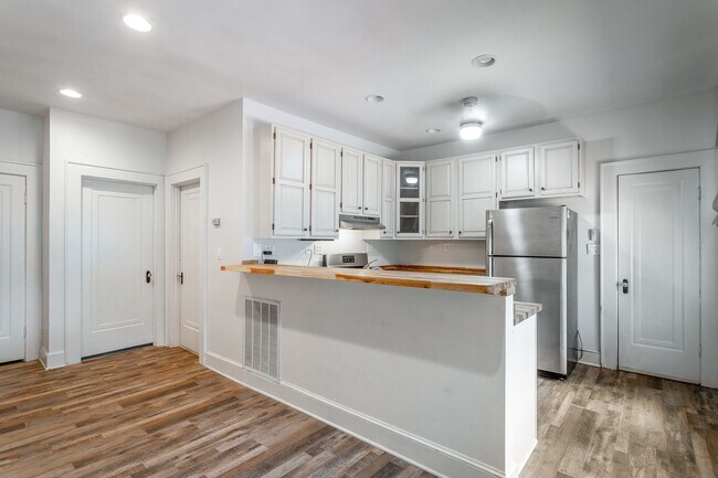 Building Photo - 2 Bedroom Home in North Chattanooga