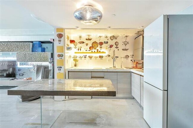 Building Photo - 1100 West Ave