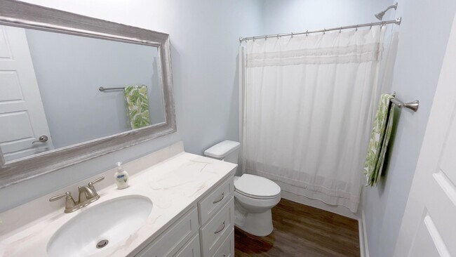 Building Photo - 4/3 fairly new & updated home!