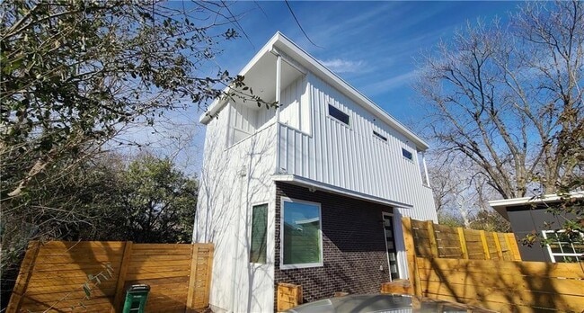 Building Photo - 4706 Sylvandale Dr