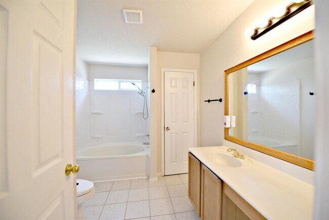 Building Photo - 2100 Killians Way