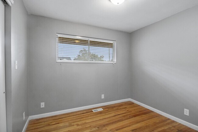 Building Photo - 1408 Binford St