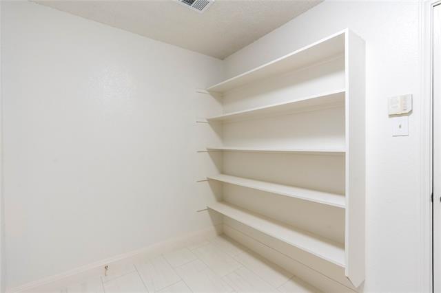 Building Photo - 2304 Glenhaven Dr