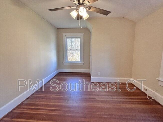 Building Photo - 142r Old Norwich Rd