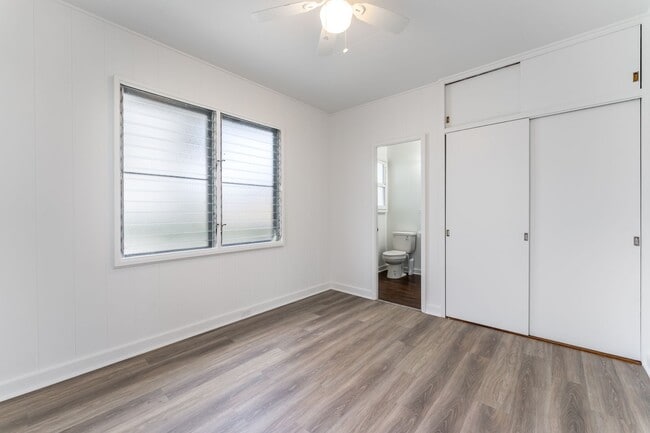 Building Photo - 1 BED 1 BATH with 1 parking, MCCully area