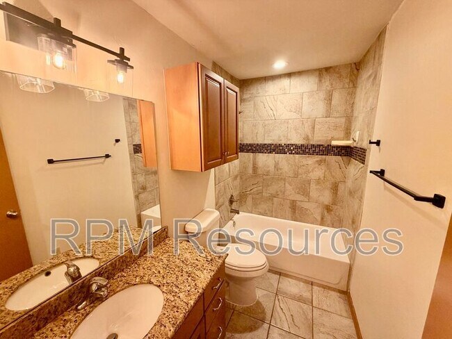 Building Photo - 4508 N Asbury Ave