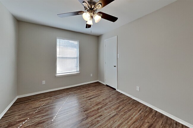 Building Photo - 21027 Terrace View Dr