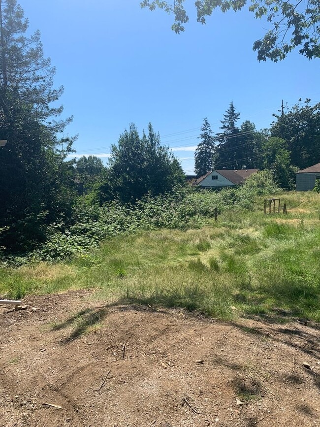 Building Photo - North Gate - Cozy 1 bed/ 1 bath house on quiet street with a huge back yard!