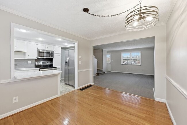 Building Photo - 1876 Northwest Blvd