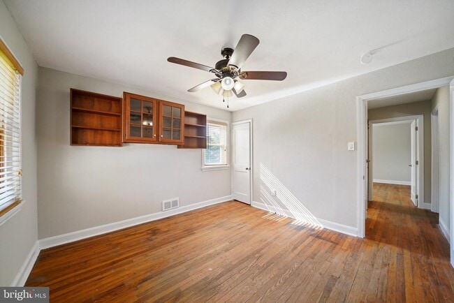 Building Photo - 214 Maryland Ave