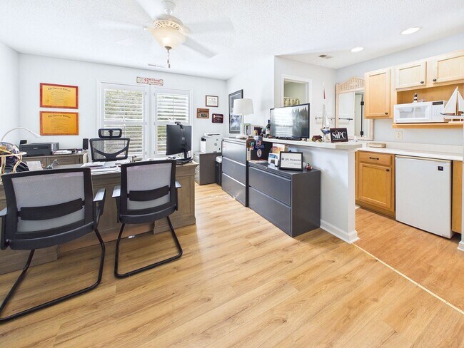 Building Photo - Furnished 2 bd/ 2 ba condo in St James Community!