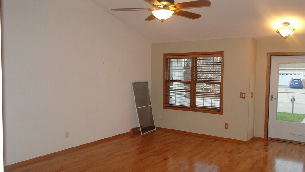 Building Photo - 1241 Gas Light Dr