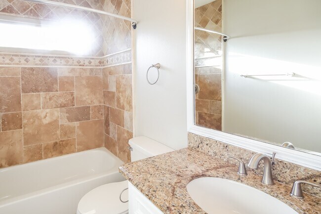 Building Photo - 19610 Plymouth Ridge Ln