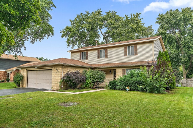 Building Photo - 320 Thistle Dr