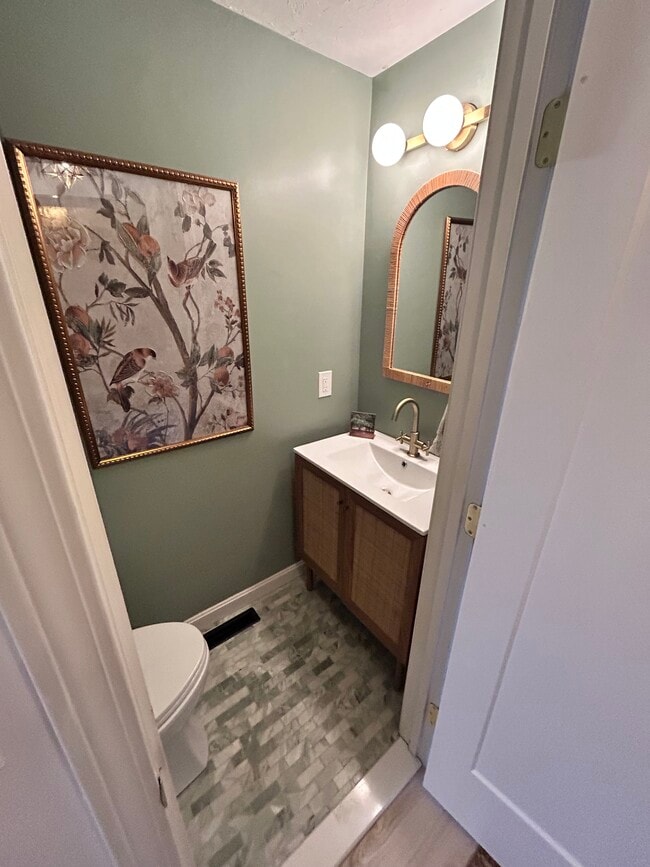 Building Photo - 15 Samuel Dr