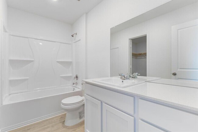 Building Photo - 252 Sambre St
