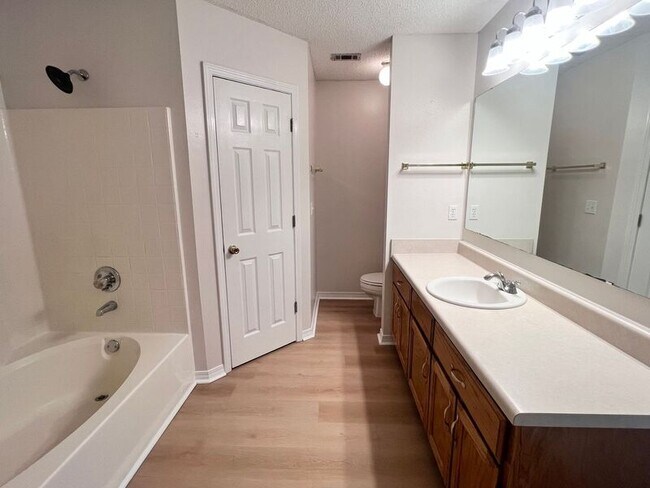 Building Photo - 5721 Bronco Pl