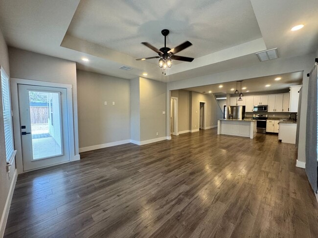 Building Photo - For Rent – 100 Brooklyn Dr, Canyon Lake, T...