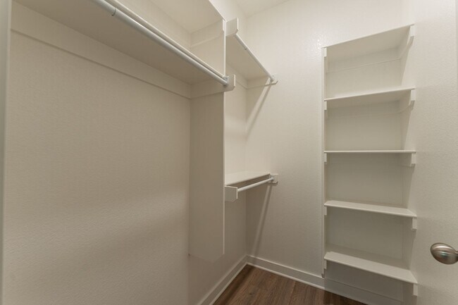Building Photo - 1315 Van Buren Ave