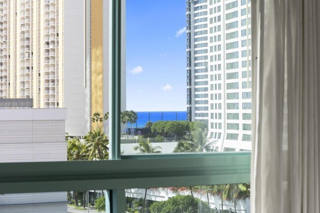 Building Photo - 1341 Kapiolani Blvd