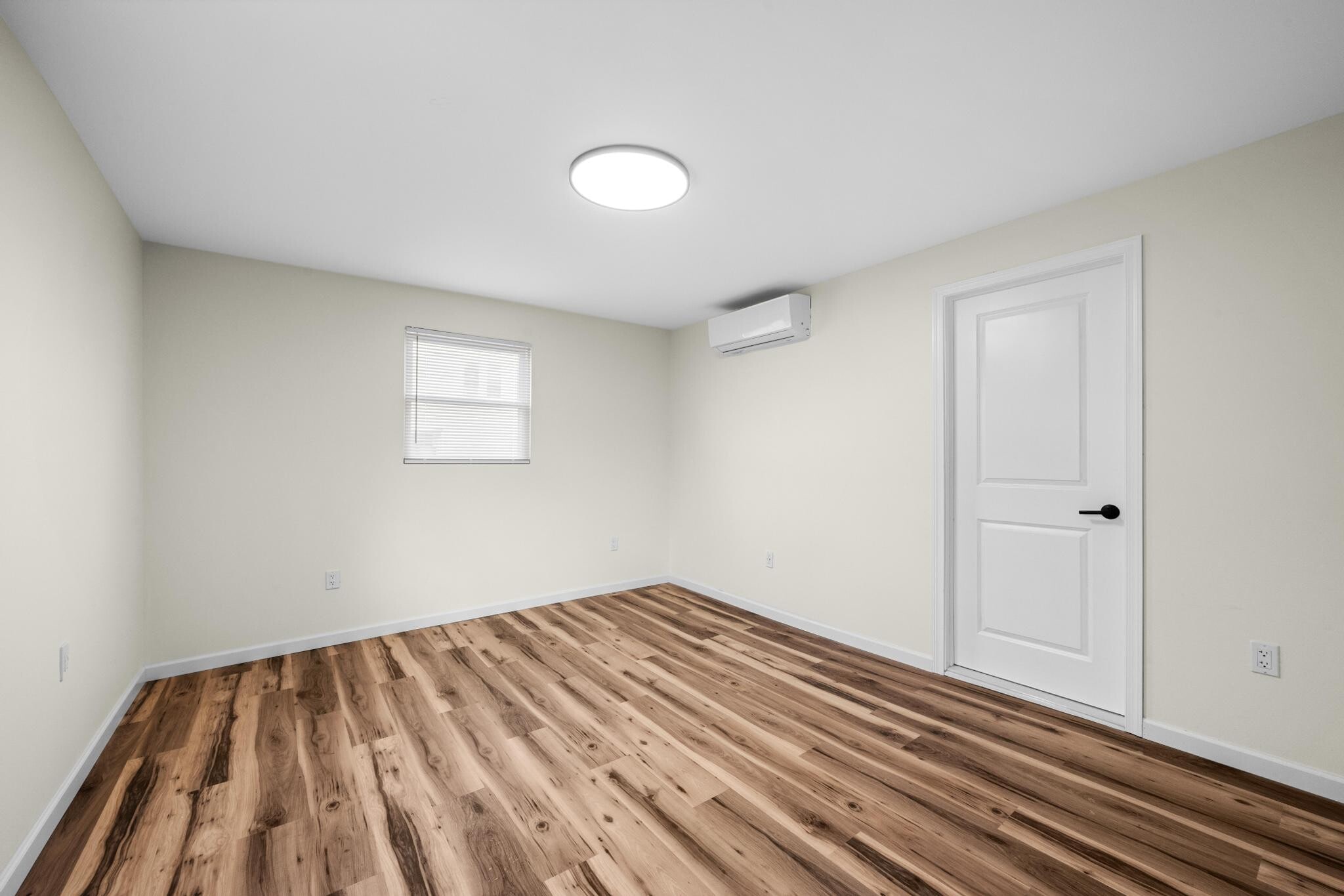 Building Photo - 346 Bennett St