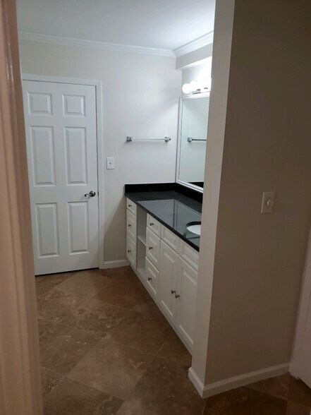 Master Vanity Door to Bedroom - 25116 Plantation Dr NE