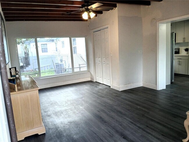 Building Photo - 510 NW 47th St