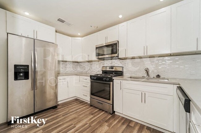 Building Photo - 2419 NW 87th Ln