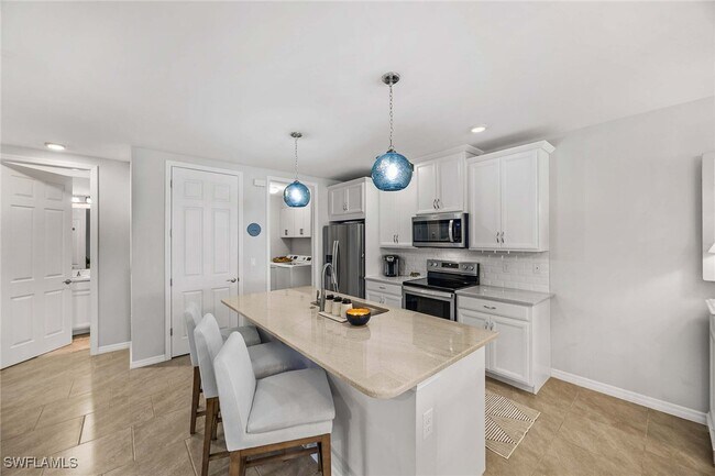 Building Photo - 14610 Edgewater Cir