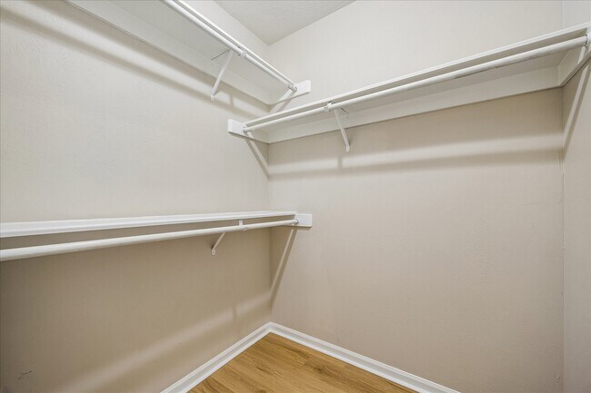 Building Photo - 9806 Gold Cup Way
