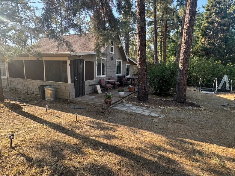 Building Photo - 35081 Barbara Lee Dr
