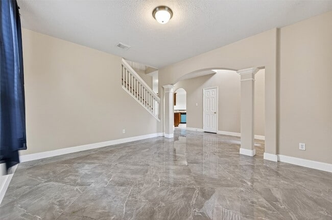 Building Photo - 2610 Argos Dr