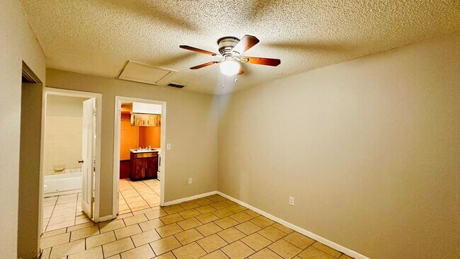 Building Photo - 979 BERKLEY ROAD Unit #4, AUBURNDALE, Florida 33823