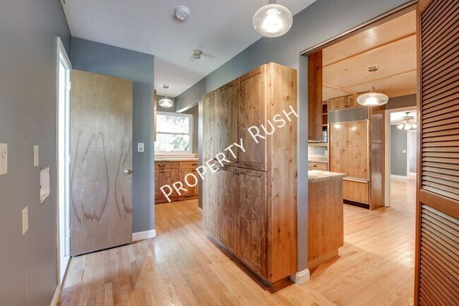 Building Photo - 303 Windmere Dr