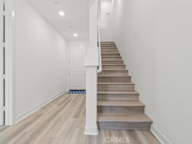 Building Photo - 352 Tank