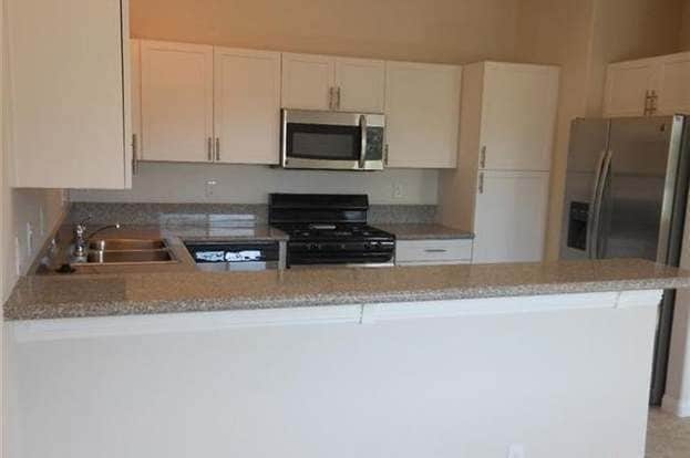 Building Photo - 815 Humbert Ave