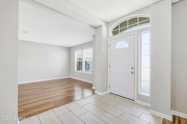 Building Photo - 12096 Coachman Lakes Way