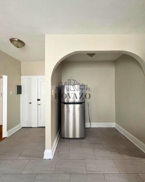 Building Photo - 330 Keer Ave