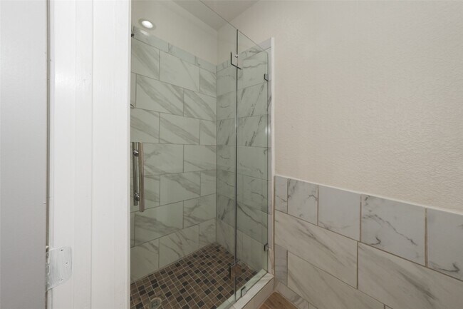 Building Photo - 9305 Kentshire Dr