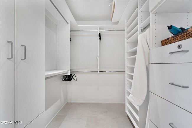 Building Photo - 8207 E Del Cuarzo Dr