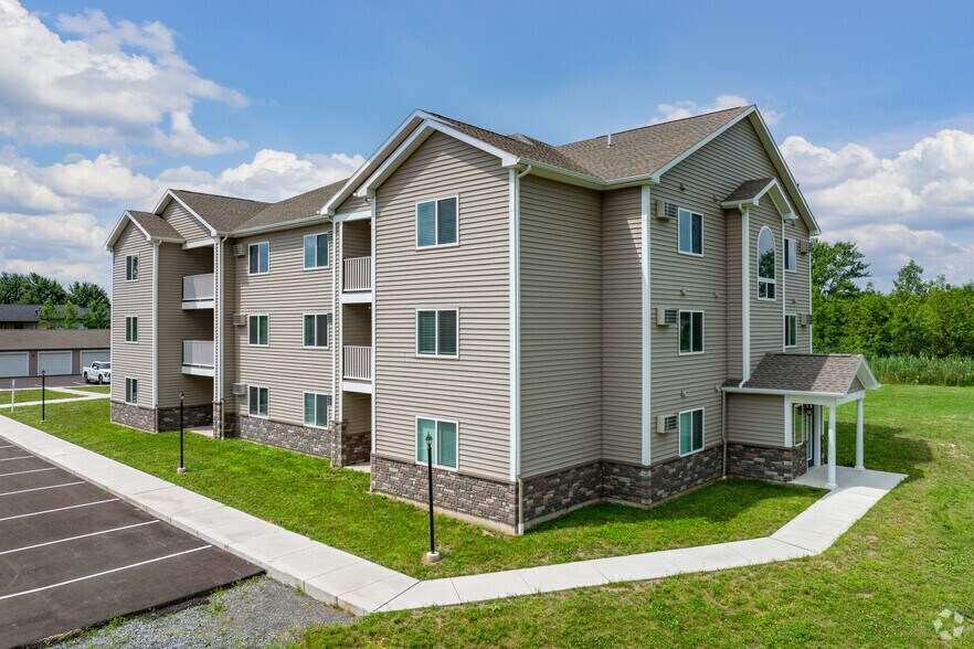 Building Photo - Georgian Court Apartments