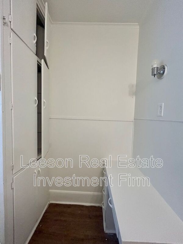 Building Photo - 536 Wilkinson St