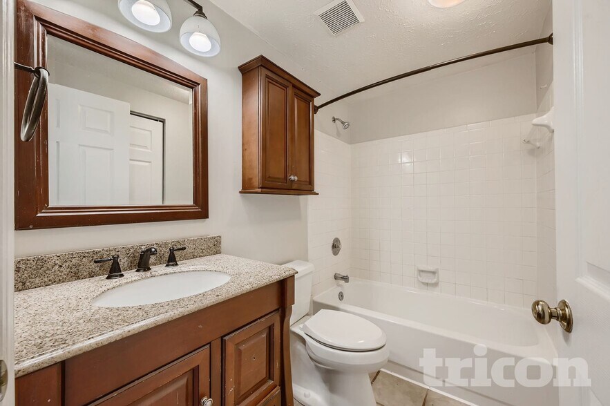 Building Photo - 4231 Greys Run Cir