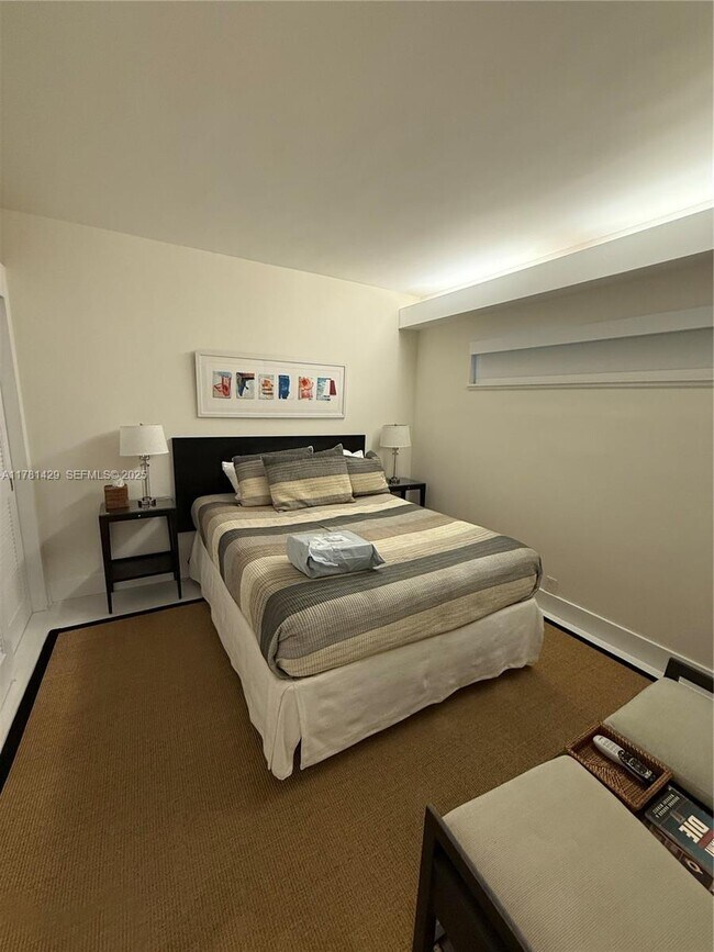 Building Photo - 161 Crandon Blvd