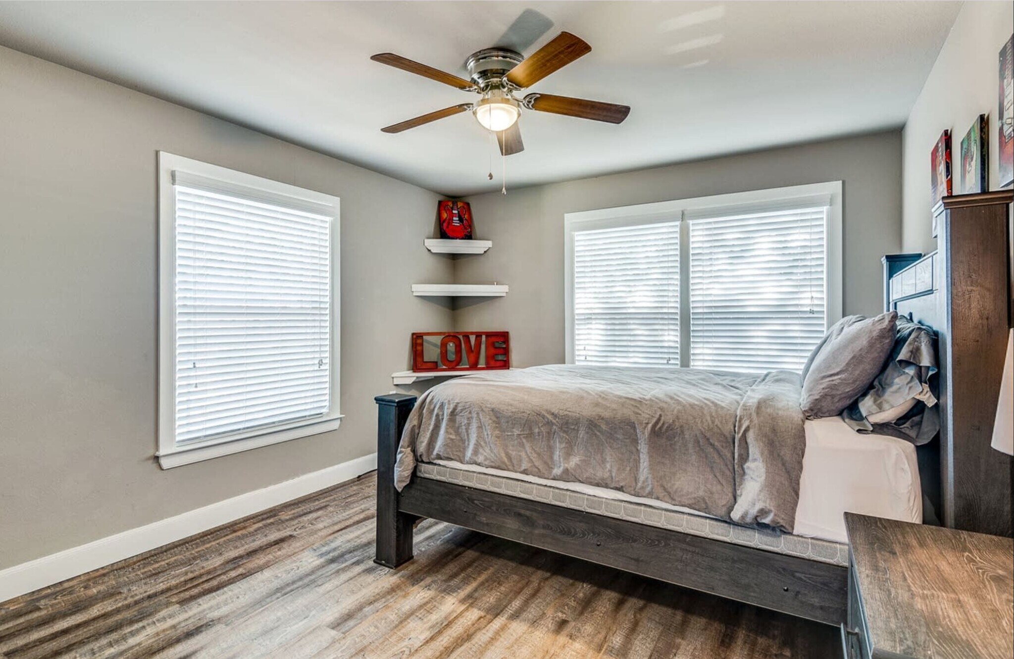 Building Photo - 730 S Mesquite Ave