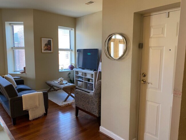 Building Photo - 627 Clara Ave