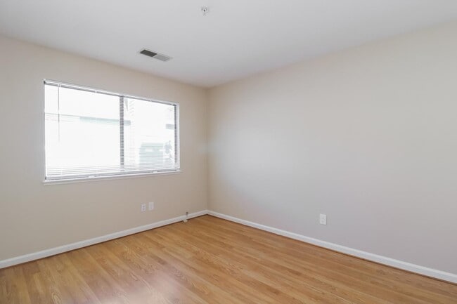 Building Photo - 412 Wood Hollow Dr