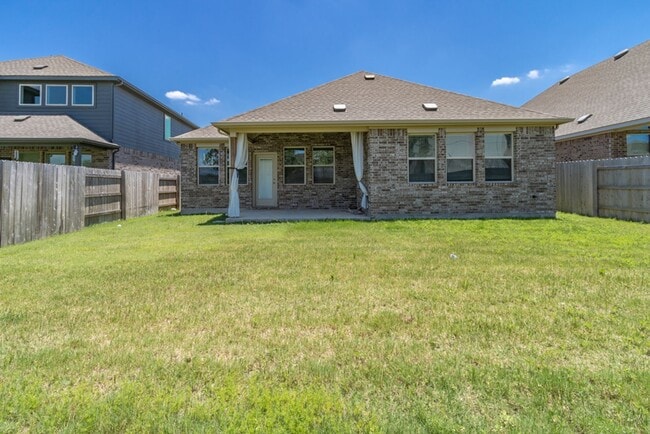 Building Photo - 124 Shagbark Trl