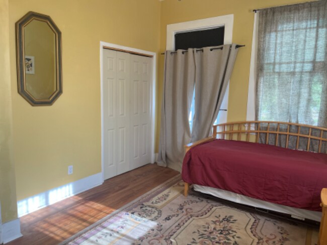 Building Photo - 400 Opelousas Ave