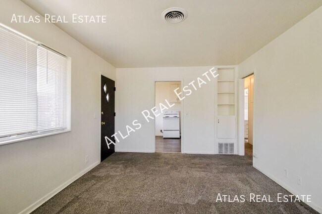 Building Photo - Cozy 1 Bedroom, 1 Bathroom | New Paint | O...